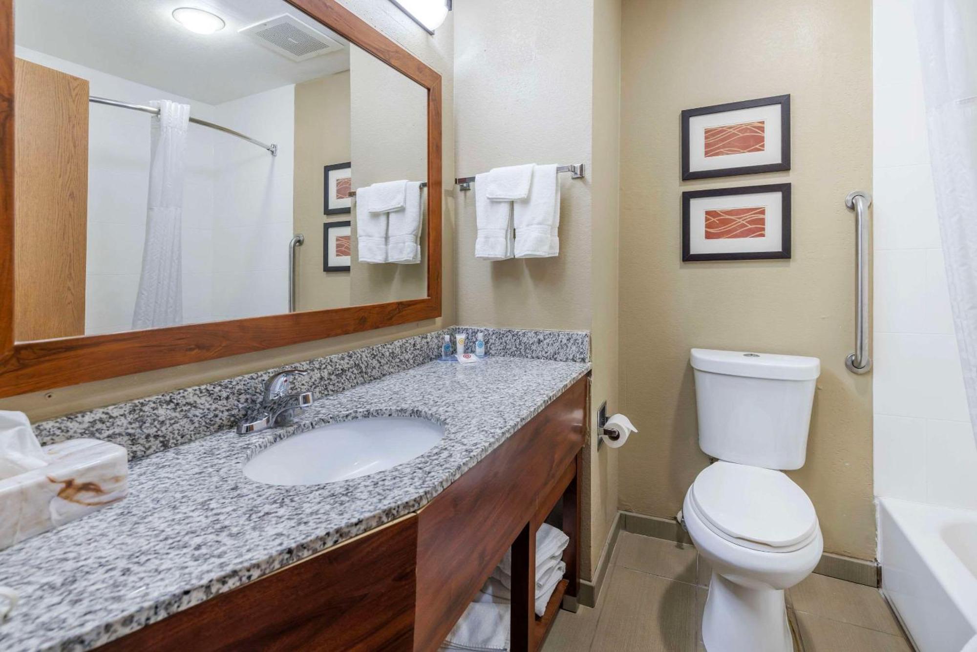 Comfort Inn Grain Valley Bagian luar foto