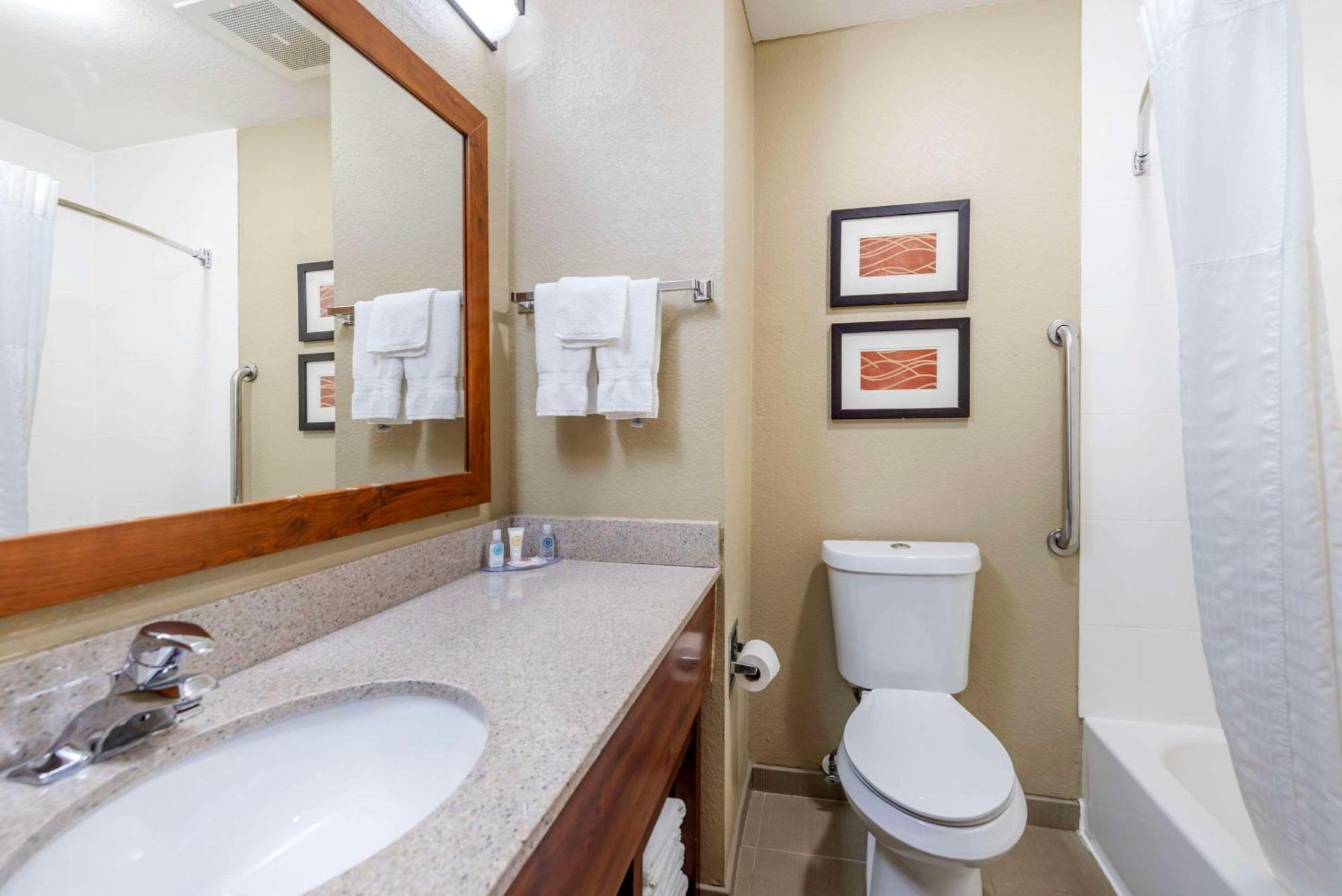 Comfort Inn Grain Valley Bagian luar foto